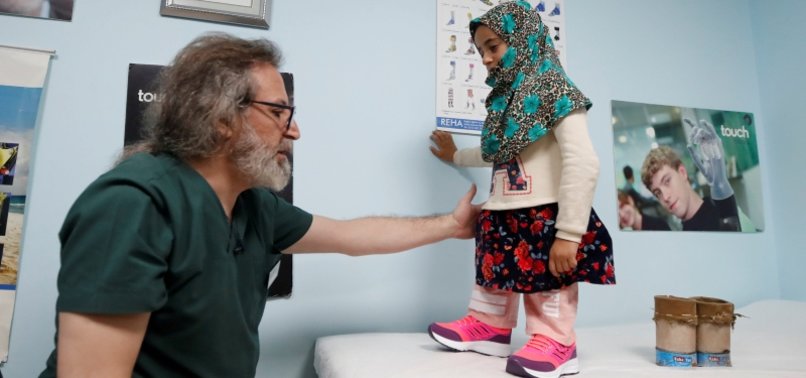 BORN WITHOUT LEGS, SYRIAN REFUGEE GIRL WALKS AGAIN WITH TURKISH HELP