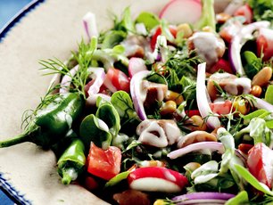 Krema Soslu Mevsim Salatası
