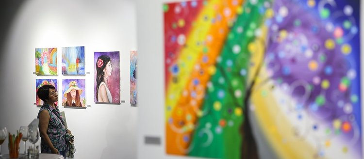 Azerbaycanlı anne ve kızın ’İnce Eller’ sergisi sanatseverlerle buluştu