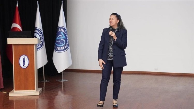 TÜBİTAK MAM Başkanı Prof. Dr. Özsoy, iklim değişikliğinin kutuplara etkisini değerlendirdi.