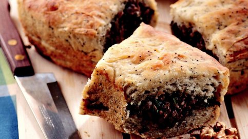 Haşhaşlı, Cevizli ve Kıymalı Açma Börek