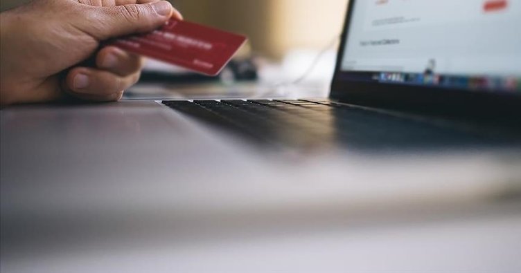 Banka ve kredi kartı harcamaları arttı
