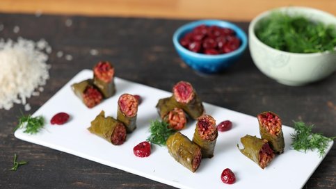 Vişneli Pirinçli Yaprak Dolması