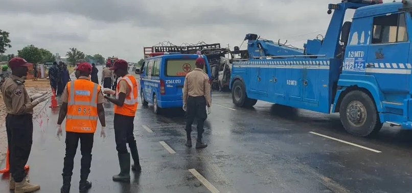 21 KILLED IN NIGERIAS ROAD ACCIDENT