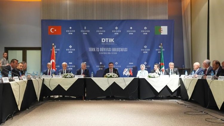 Cumhurbaşkanı Yardımcısı Yılmaz, Cezayir’deki Türk İş Dünyası Buluşması’nda konuştu