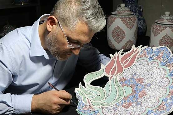 Tezhip Ve Kilim Desenlerini Cini Sanatiyla Bulusturdu Fikriyat Gazetesi