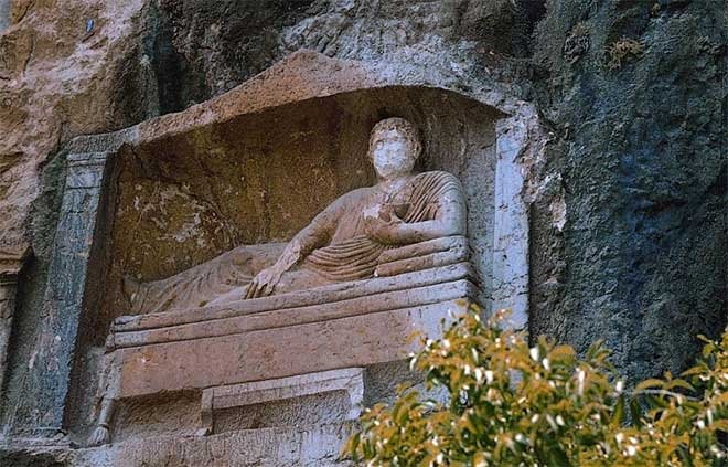 Binlerce yıldır gizemini koruyan: Adam Kayalar