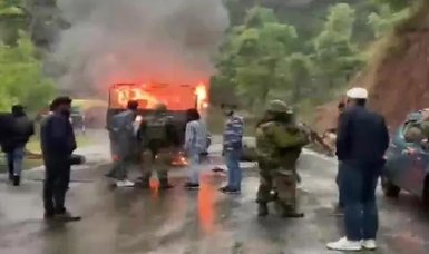 Five Indian army soldiers die after vehicle catches fire in Kashmir