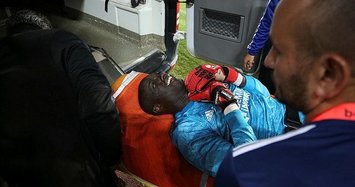 Sivasspor goalkeeper faints during Beşiktaş match