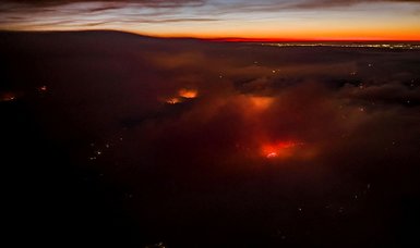 Chilean wildfires spread overnight, burning up hundreds of homes
