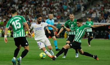 Double guard of honour as Real and Betis share points