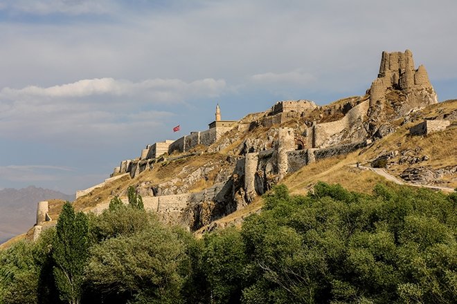 Tarihe meydan okuyan Van Kalesi
