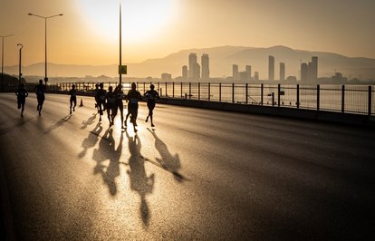 2UluslararasıİzmirMaratonukoşuldu