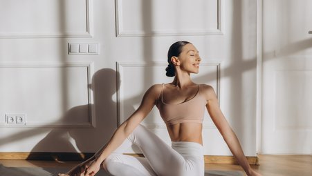 Yoga serisi "Sukhasana"