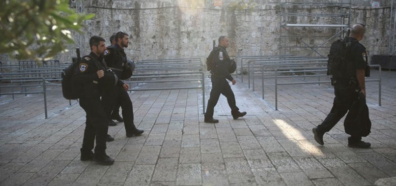 ISRAELI POLICE WOUND PALESTINIANS NEAR AL-AQSA MOSQUE