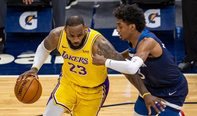 LeBron's double-double leads LA Lakers to 112-104 win over Timberwolves