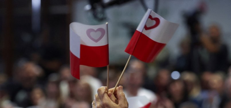 POLANDS CONSERVATIVES PROPOSE MINORITY GOVERNMENT