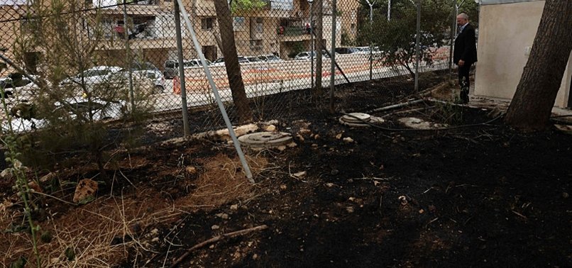ISRAELI VANDALS SET FIRE TO UN COMPOUND IN EAST JERUSALEM
