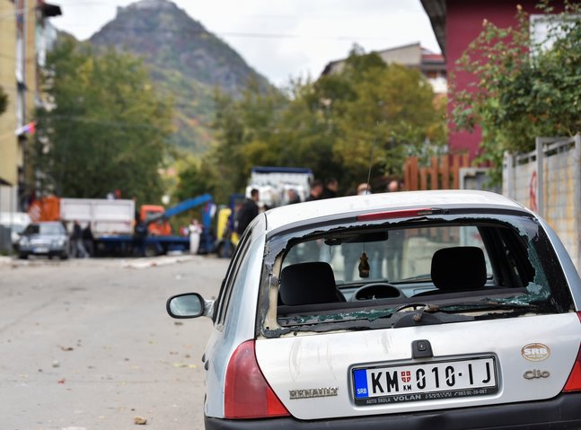 Kosovo checkpoint police open fire on vehicle, injuring Serb