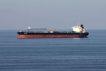 Hürmüz Boğazı’ndan İran’a ait olmayan ilk ham petrol tankeri geçiş yaptı