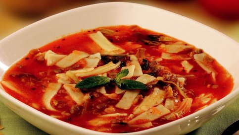 Yeşil Mercimekli Erişte Çorbası