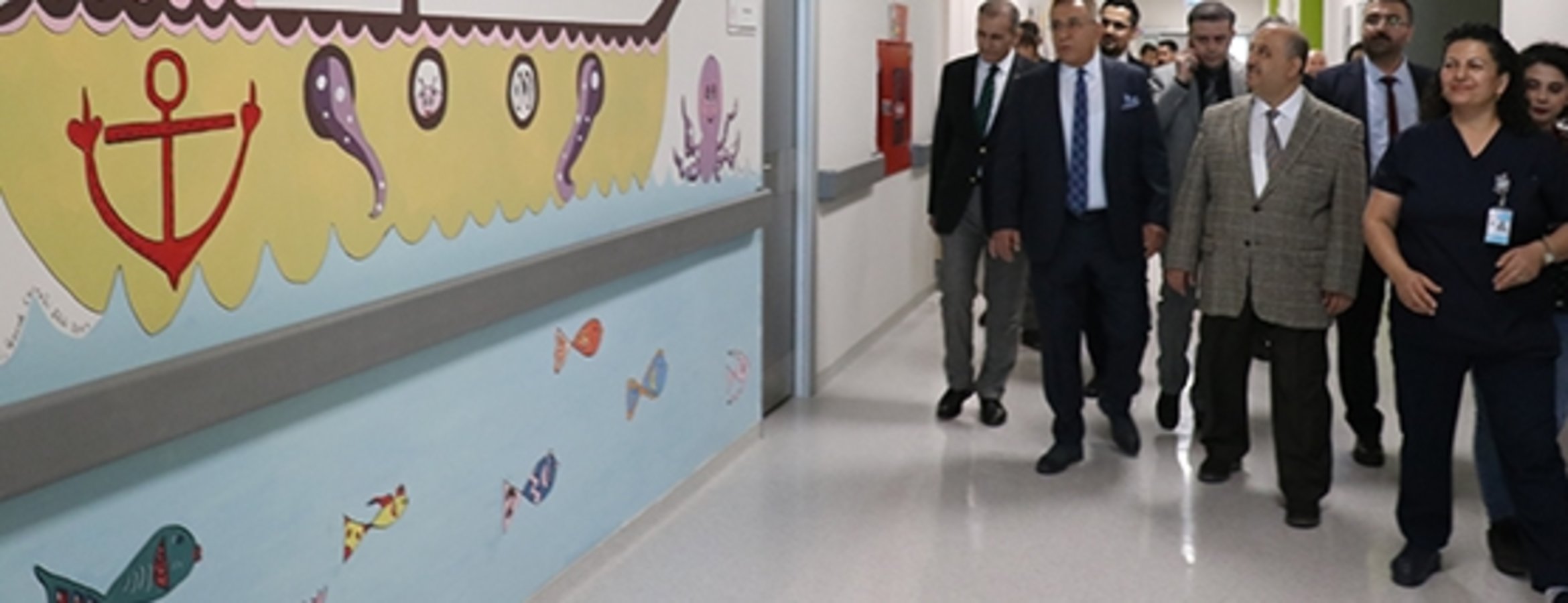Yalova’da Güzel Sanatlar Lisesi öğrencileri hastane koridorlarını resimleriyle renklendirdi