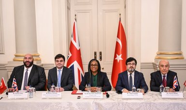 Türkiye, UK sign $1.3B financing deal for new railway line