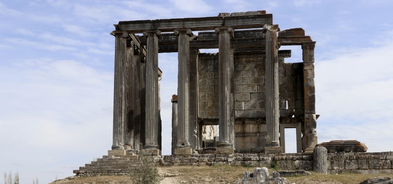 400 ANCIENT DRAWINGS BELONGING TO ÇAVDAR TURKS FOUND IN TEMPLE OF ZEUS