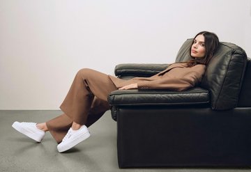 Emily Ratajkowski, Superga İle Anlaştı