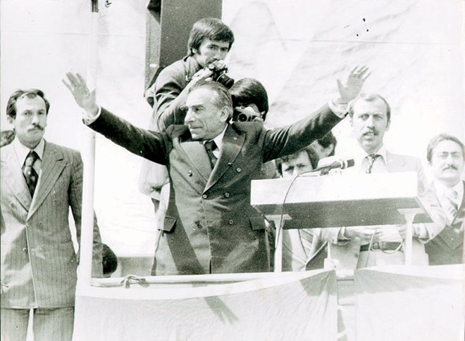 milliyetcilerin yolunu dokuz isik la