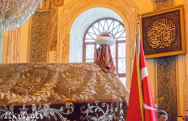 Âşıkpaşazâde, Malhun Hatun’u nasıl anlattı?