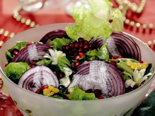 Kırmızı Soğanlı ve Narlı Salata