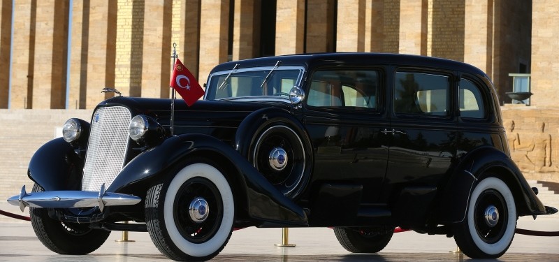 Atatürk’s 1935 Lincoln goes on display at Anıtkabir after renovation