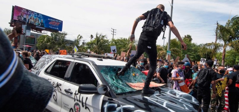 NATIONAL GUARD CALLED IN TO QUELL VIOLENCE IN LOS ANGELES
