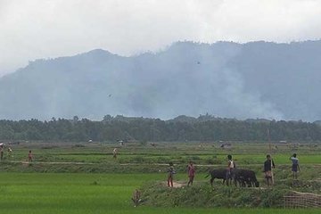 Arakan’dan dumanlar yükseliyor