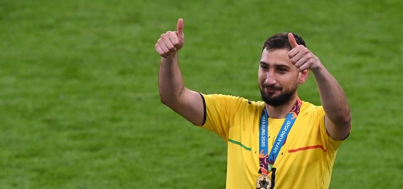 Paris Saint-Germain sign Italian goalkeeper Donnarumma
