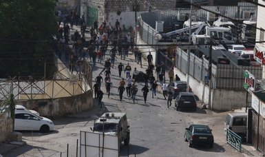 15 Palestinians injured in Israeli military raid in West Bank