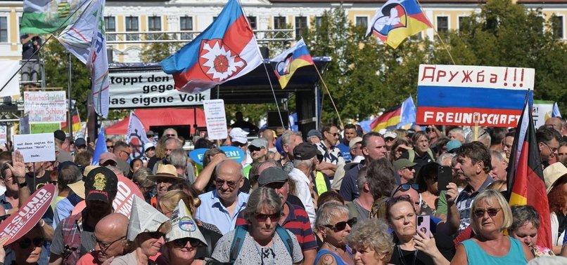 RIGHT-WING PROTEST AGAINST GERMAN GOVERNMENT RALLIES 2,000