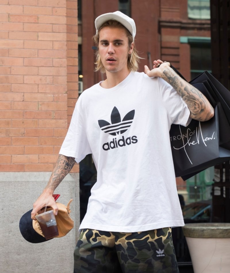 justin bieber karantinada tarzini korudu esquire