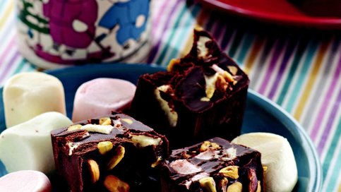 Marshmallowlu Çikolata Tarifi