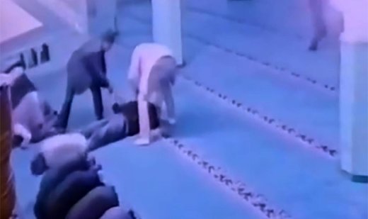 Isparta man suffers a heart attack while praying in a mosque