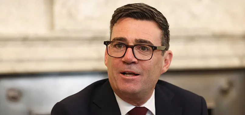 BRITISH PREMIER PAUSES PRISONER EARLY RELEASE PLAN, ORDERS URGENT REVIEW