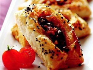 Kıymalı Kaparili Börek