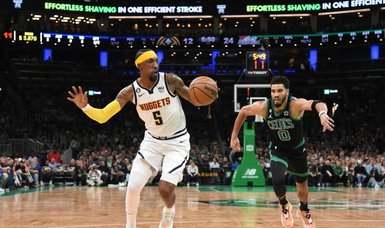 Jayson Tatum powers streaking Celtics past Pistons