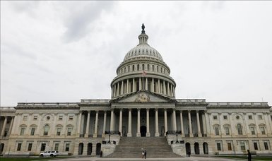 US government temporarily shuts down