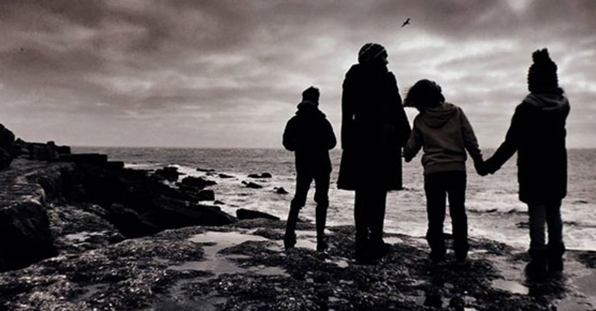 Ailenin Onemi Nedir Esler Arasindaki Haklar Ve Gorevler Nelerdir Anne Ve Babanin Cocuklarina Karsi Gorevleri Nelerdir Fikriyat Gazetesi