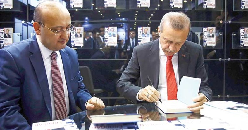 Yalçın Akdoğan, Erdoğan’ın liderliğini kitaplaştırdı
