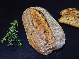 Domateslı Soğanlı Ekmek Tarifi