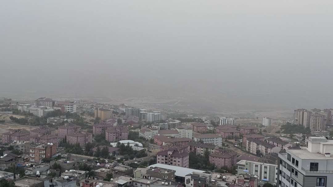 ŞIRNAK’TA TOZ TAŞINIMI ETKİLİ OLDU