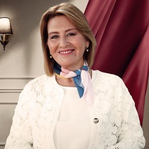 Özlem Türkad  – Kimdir